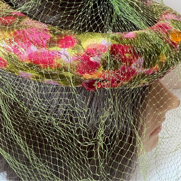 Vintage fascinator hat, mid century netted hat with tag - Picture 7 of 9